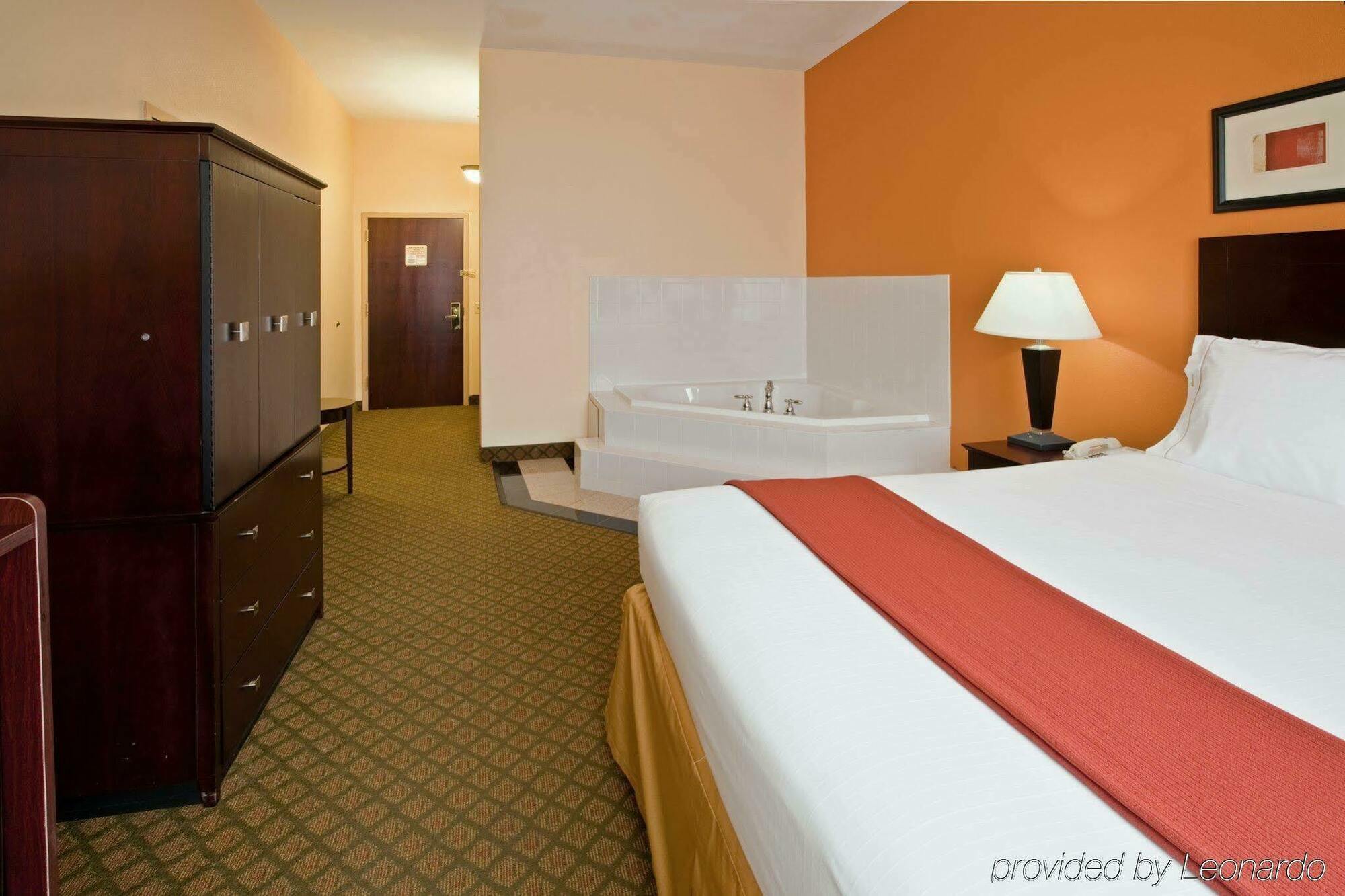 Holiday Inn Express Hotel & Suites Ashland, An Ihg Hotel Exterior photo